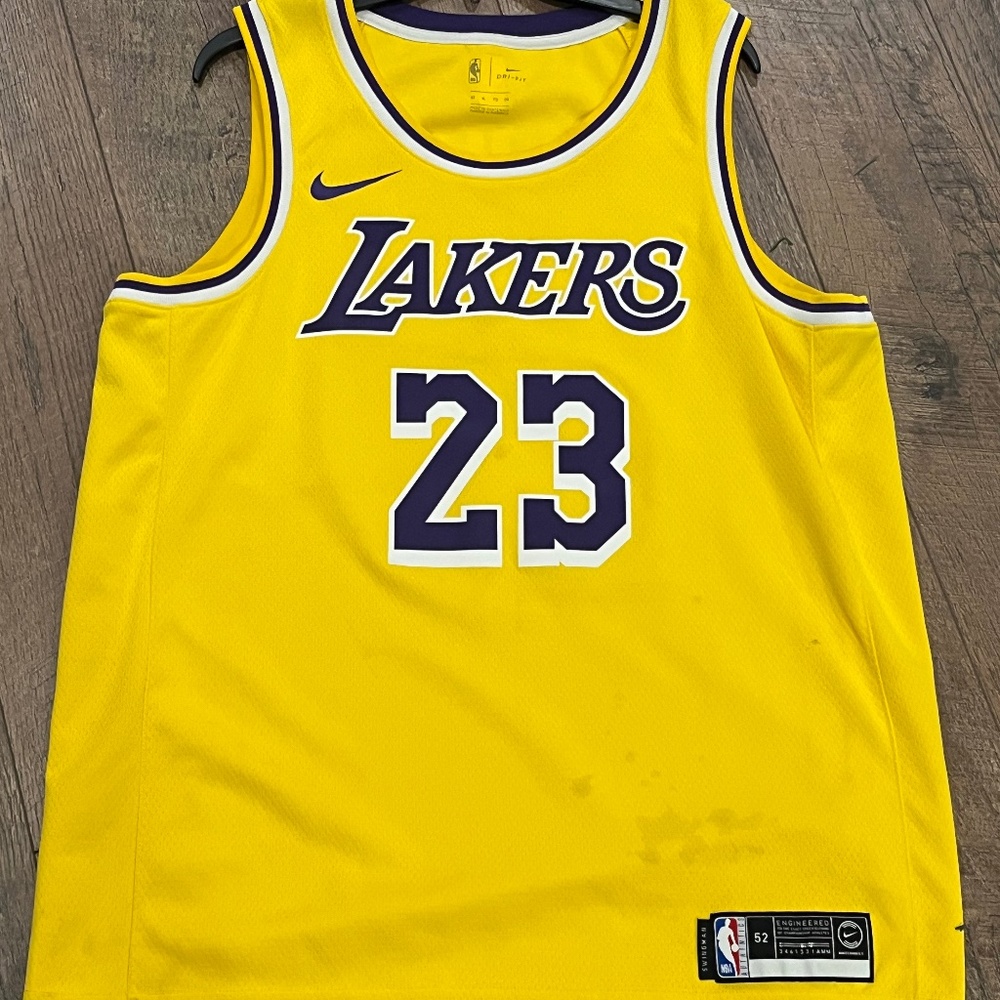 Lebron James/23/ Laker/ Jersey - Picture 4 of 4